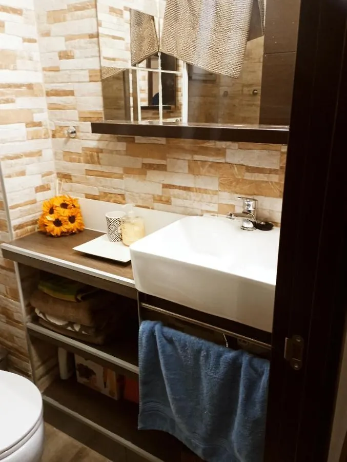 Precioso apartamento 3 habitaciones. Con patio. Camas España