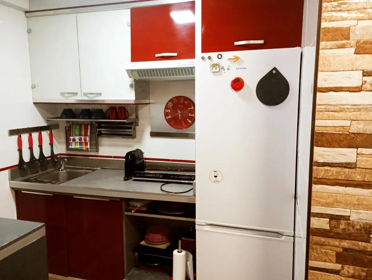 Precioso apartamento 3 habitaciones. Con patio. Camas